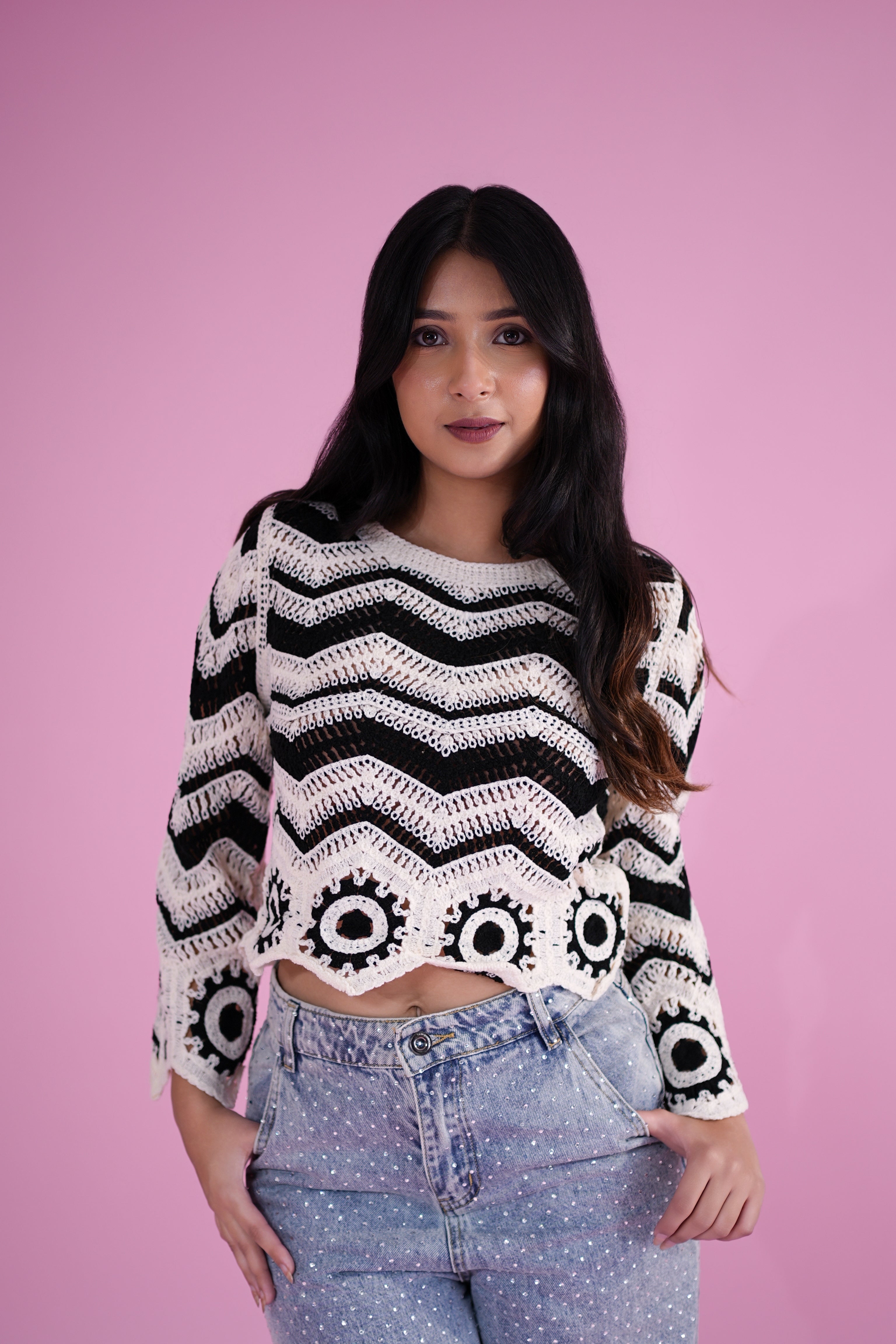 Wave Pattern Crochet Top – Black & Ivory