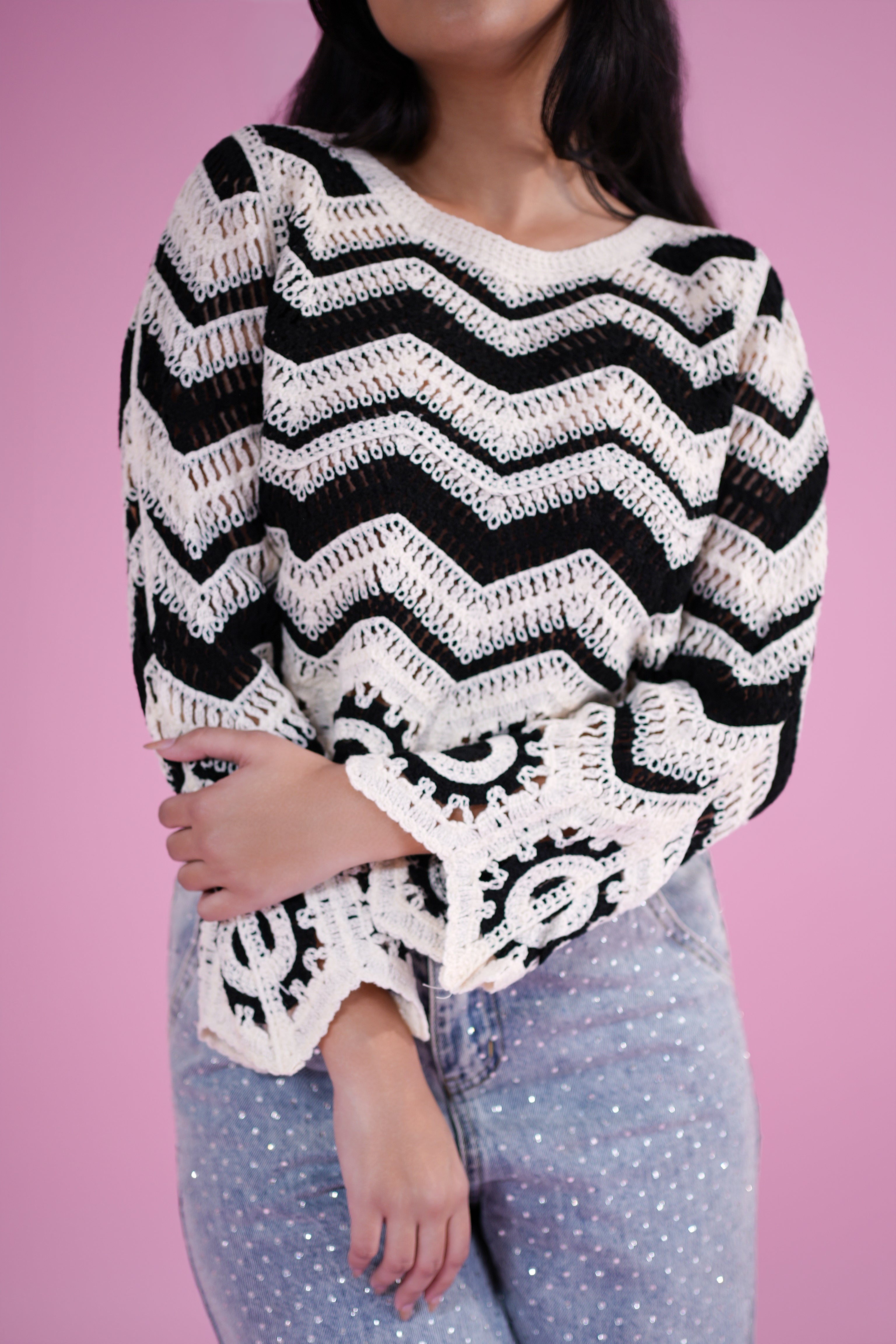 Wave Pattern Crochet Top – Black & Ivory